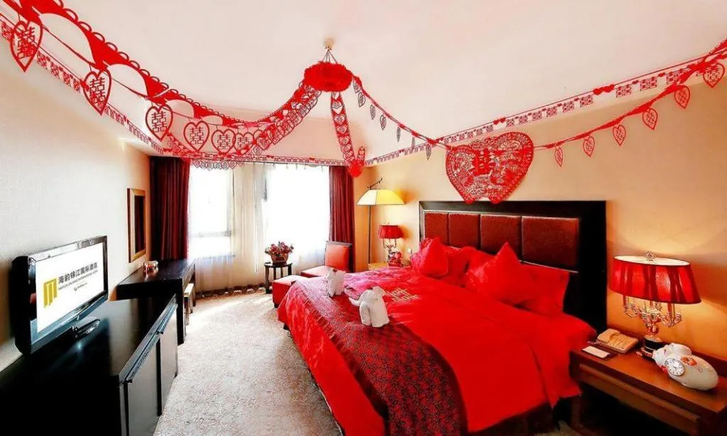 Bed in Shenyang Haiyun Jinjiang International Hotel