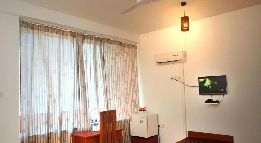 OYO 246 Roy Villa Beach Hotel