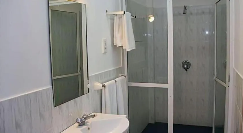 OYO 246 Roy Villa Beach Hotel