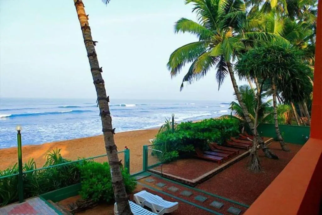 OYO 246 Roy Villa Beach Hotel