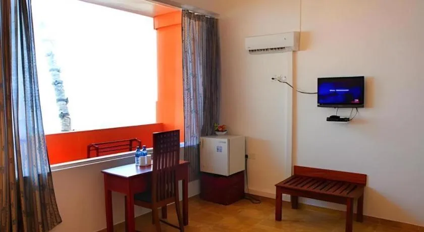 OYO 246 Roy Villa Beach Hotel