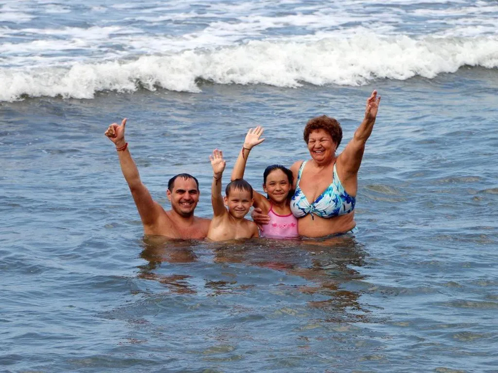 OYO 246 Roy Villa Beach Hotel