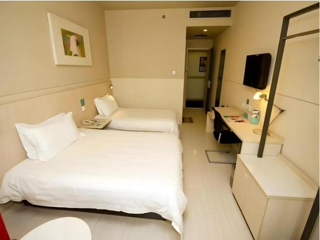 Bed in Jinjiang Inn Xian Mingguang Road