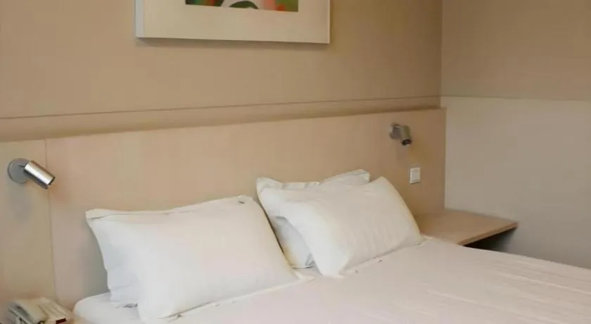 Bed in Jinjiang Inn Xian Mingguang Road