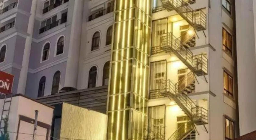Gold Night Hotel