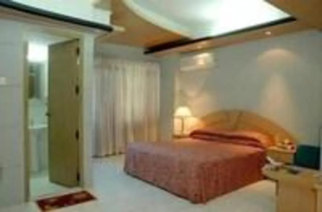 Bed in Hotel Tower Inn, Chittagong