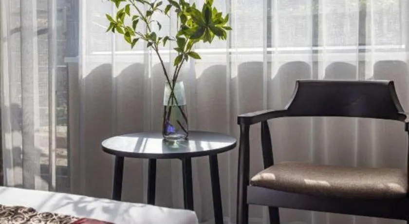 Kunming Long Way Hotel