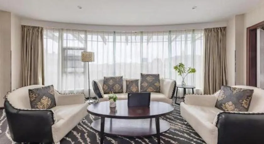 Kunming Long Way Hotel