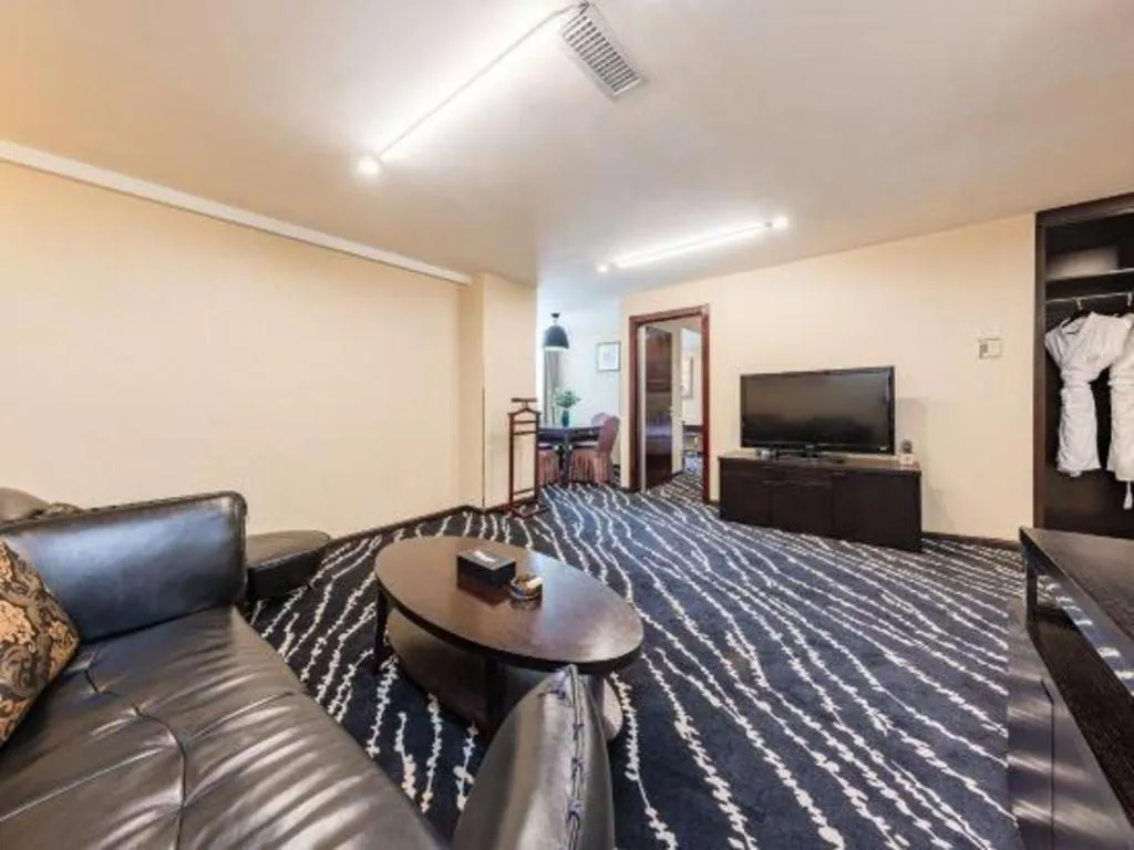 Kunming Long Way Hotel