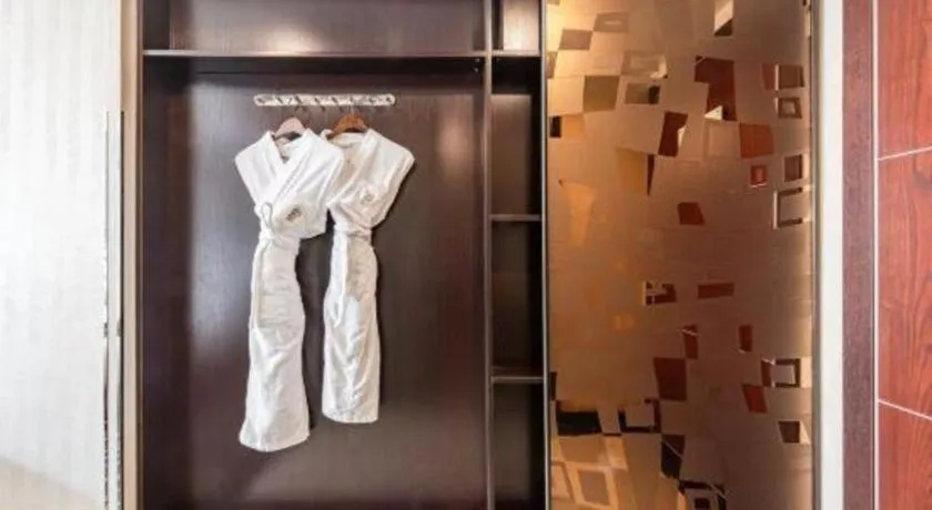 Kunming Long Way Hotel