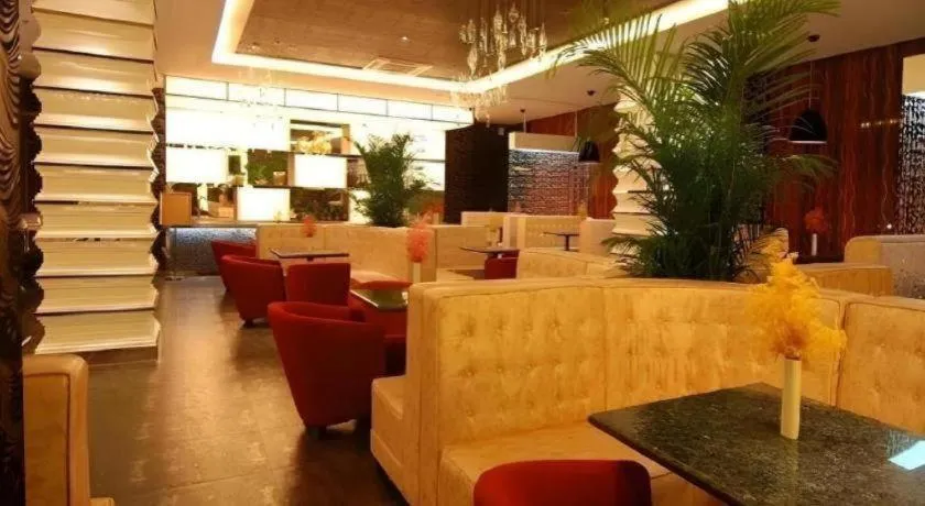 Kunming Long Way Hotel