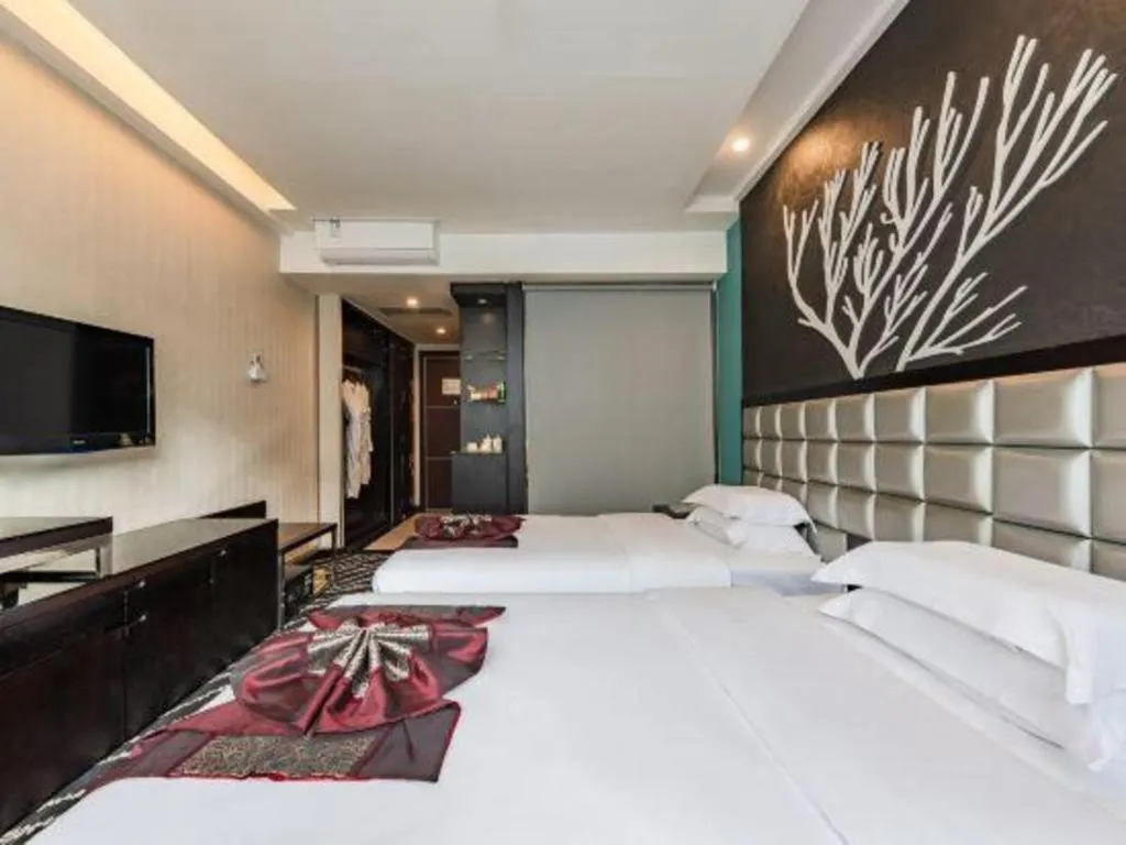 Bed in Kunming Long Way Hotel