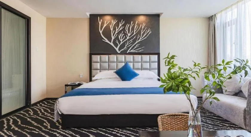 Bed in Kunming Long Way Hotel