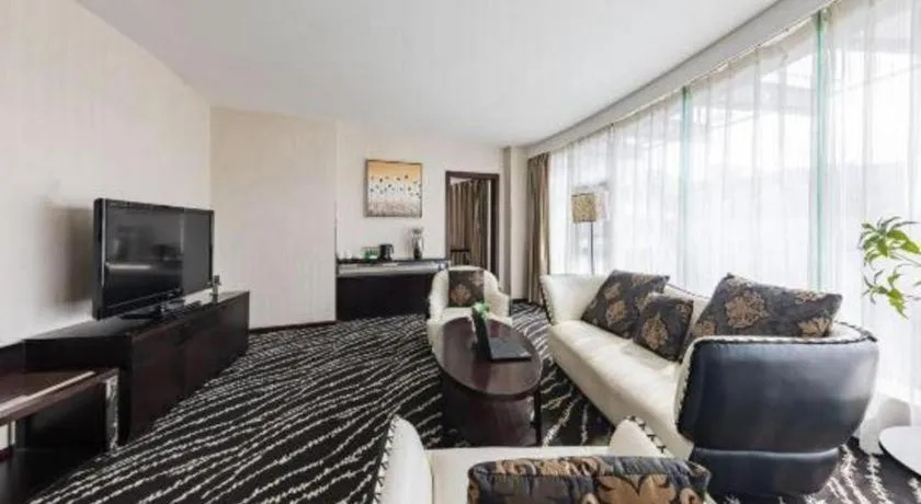 Kunming Long Way Hotel