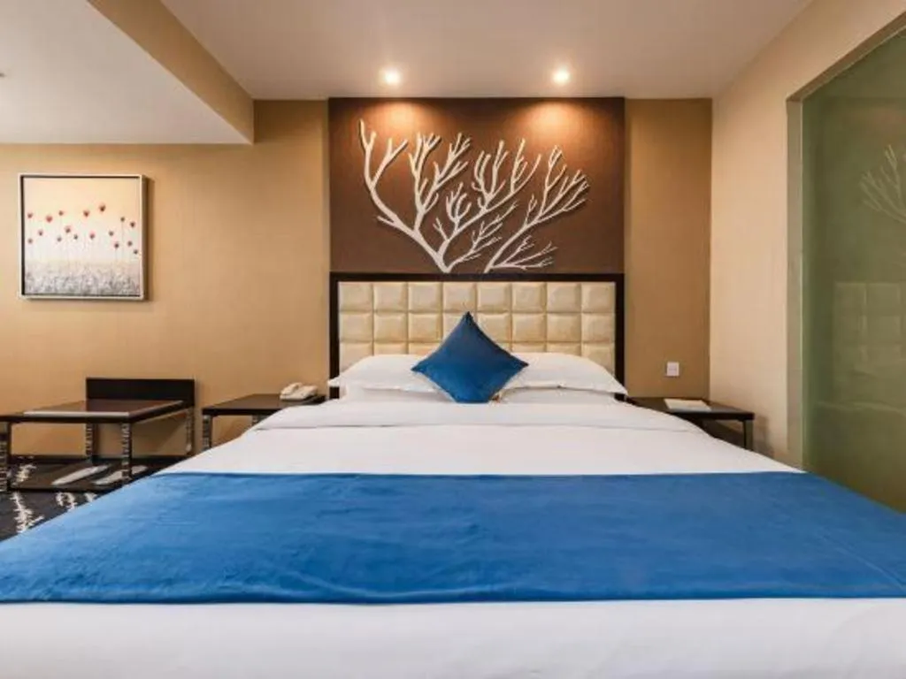 Kunming Long Way Hotel