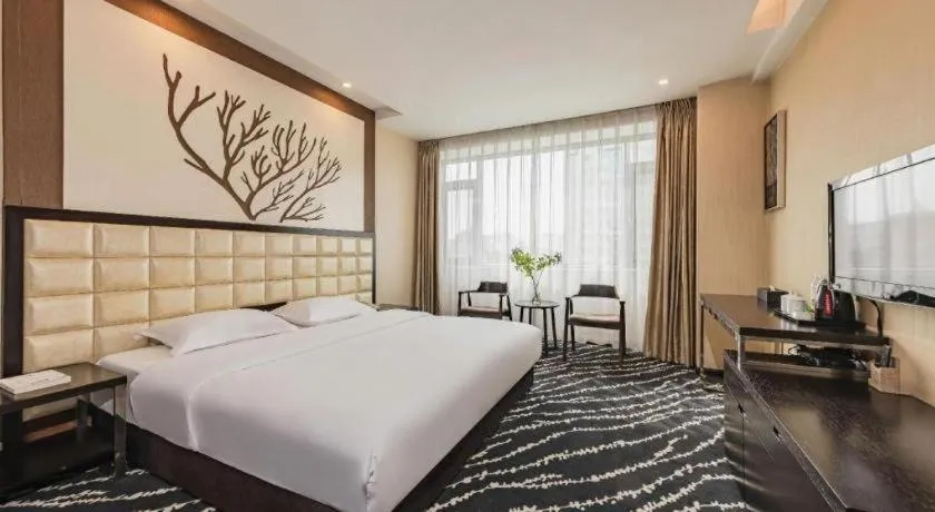 Kunming Long Way Hotel
