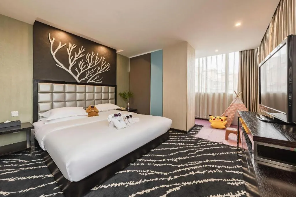 Bed in Kunming Long Way Hotel