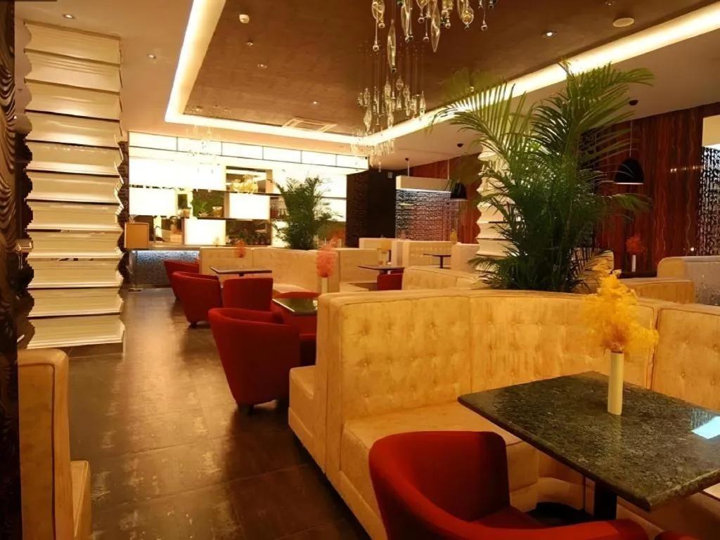 Kunming Long Way Hotel