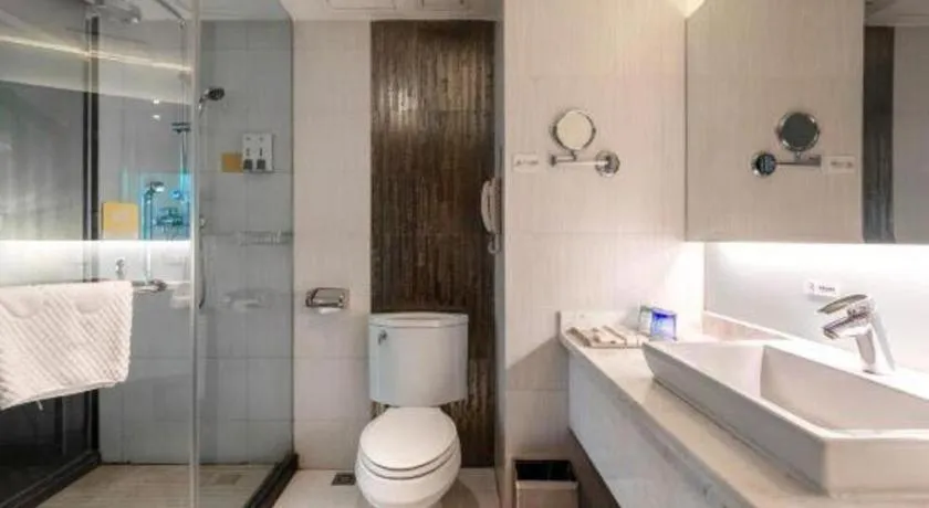 Kunming Long Way Hotel