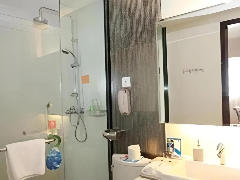 Kunming Long Way Hotel