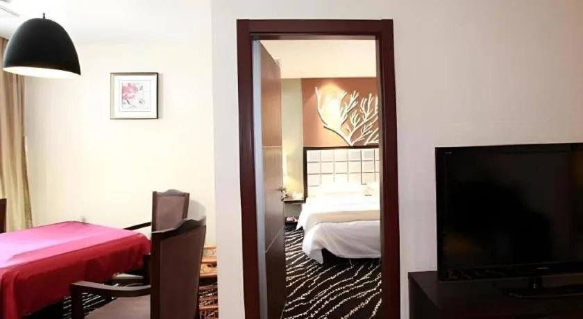 Kunming Long Way Hotel