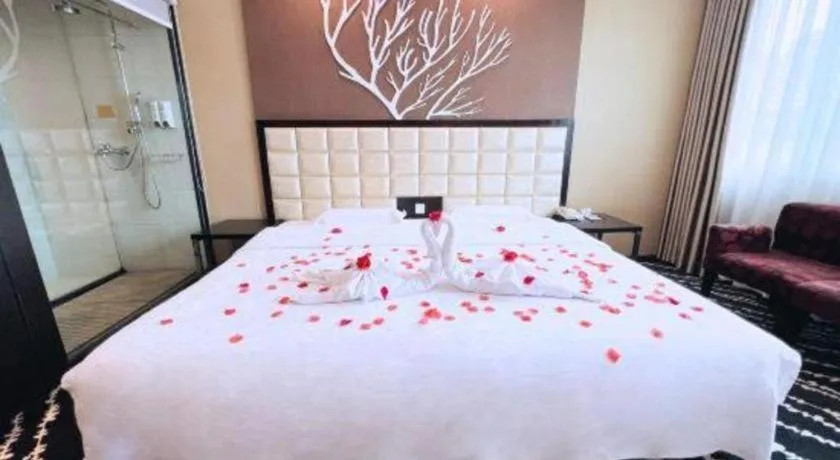 Kunming Long Way Hotel