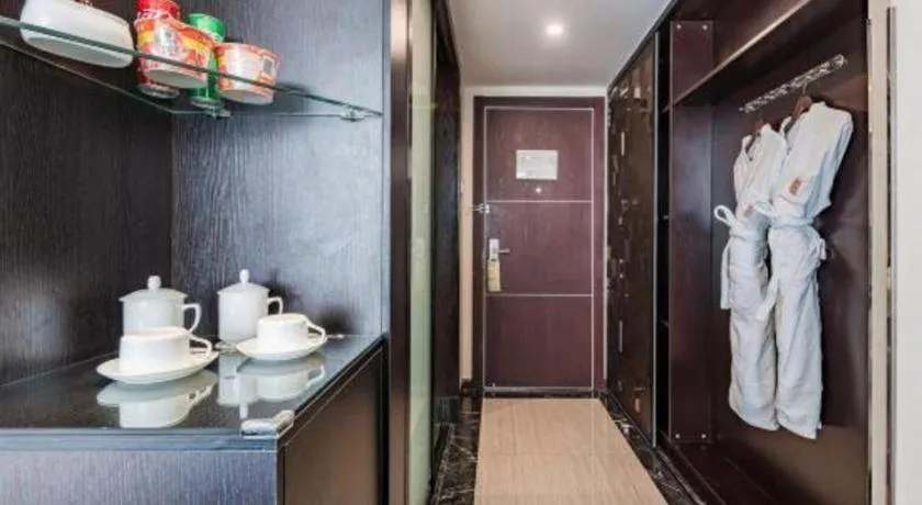 Kunming Long Way Hotel