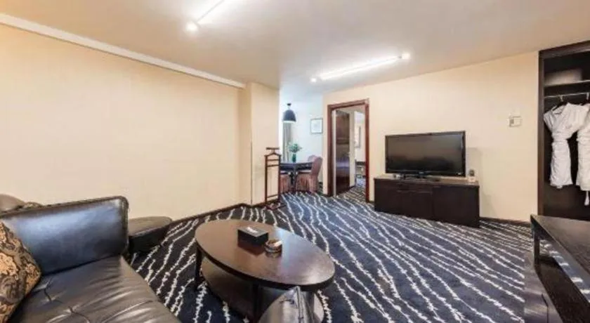 Kunming Long Way Hotel