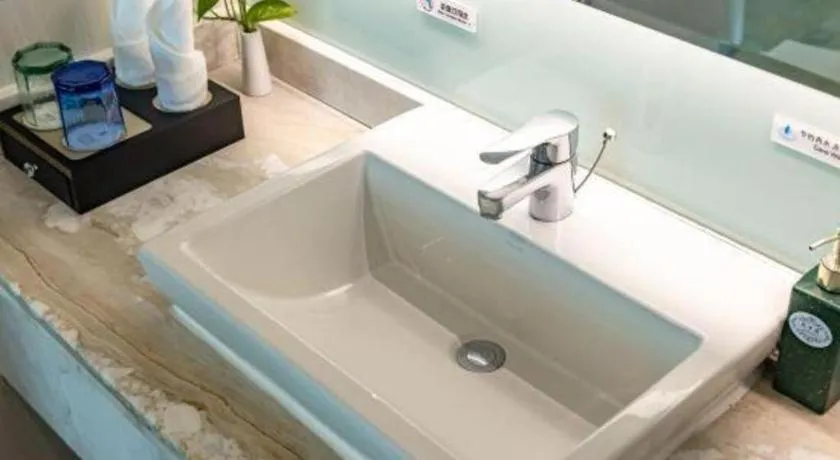 Kunming Long Way Hotel