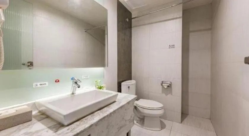 Kunming Long Way Hotel