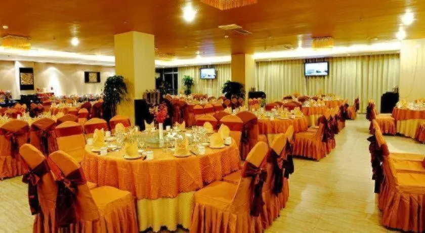 Kunming Langwei Hotel (Kunming Railway Station Branch)