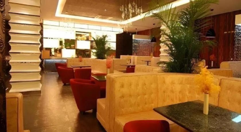 Kunming Long Way Hotel