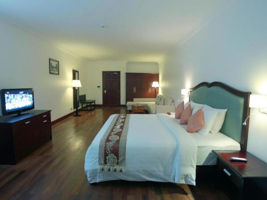 Bed in Sokhalay Angkor Residence and Spa