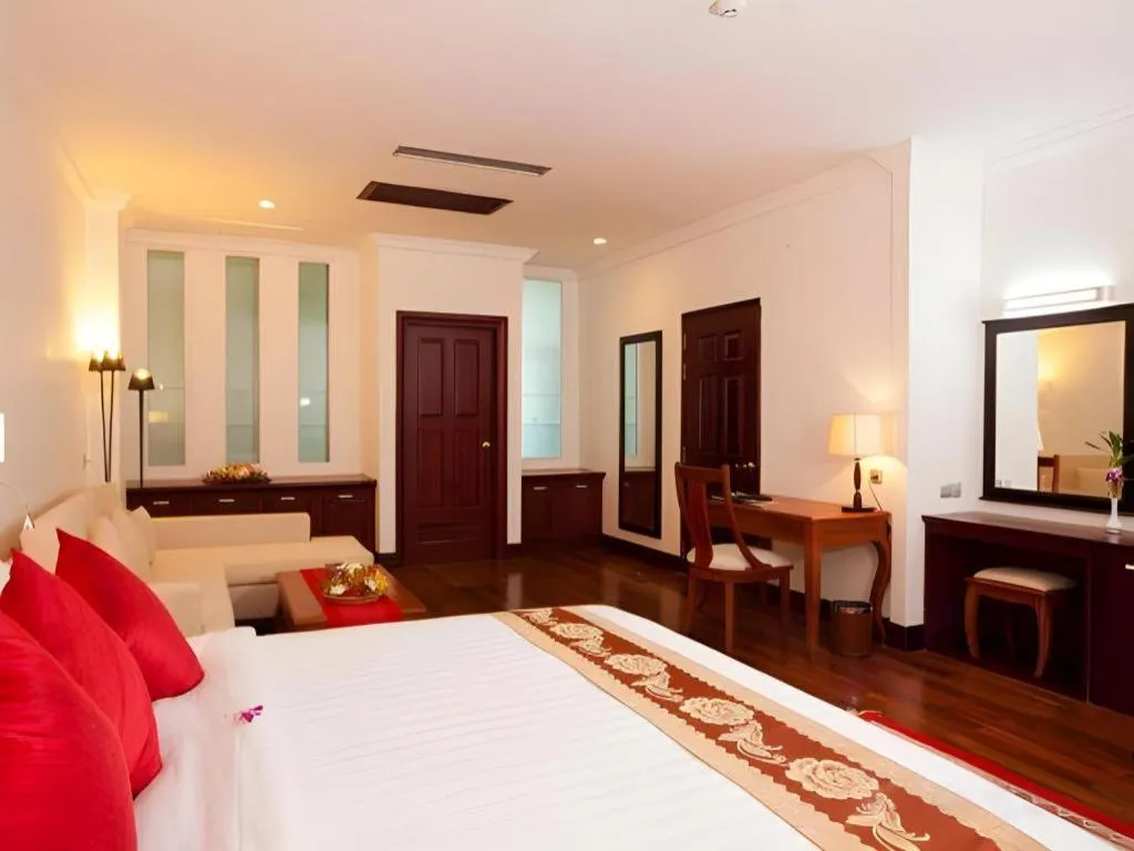 Bed in Sokhalay Angkor Residence and Spa