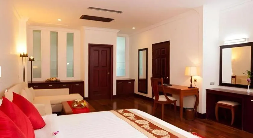 Bed in Sokhalay Angkor Residence and Spa