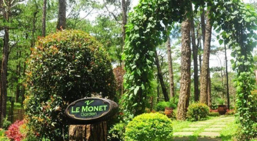 Le Monet Hotel