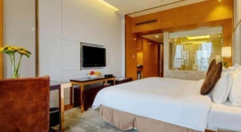 Bed in Gardenview Hotel