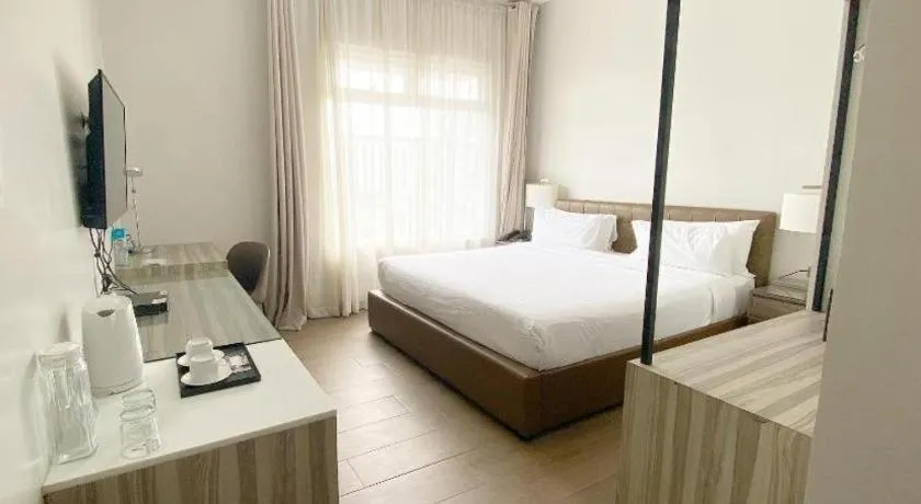 Bed in Avenue Suites