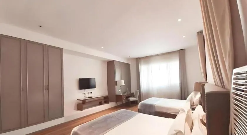 Bed in Avenue Suites