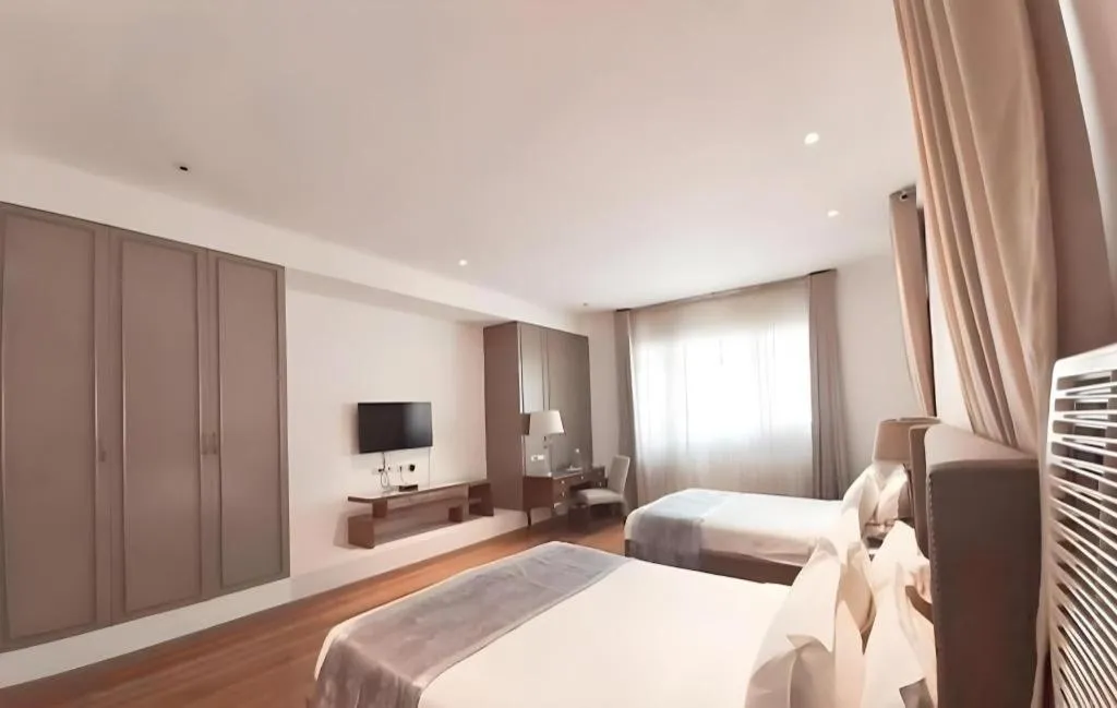 Bed in Avenue Suites