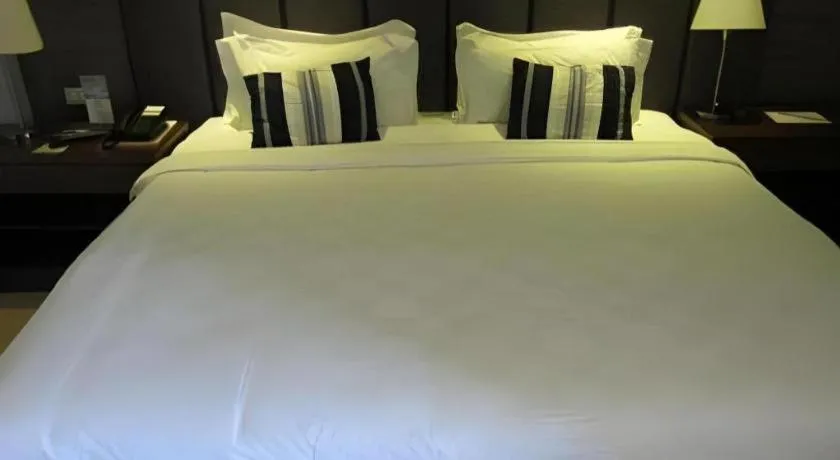 Bed in Avenue Suites
