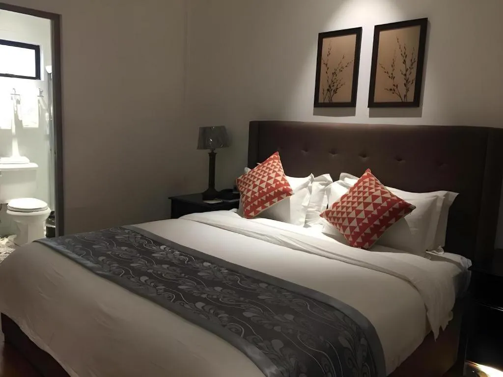 Bed in Avenue Suites