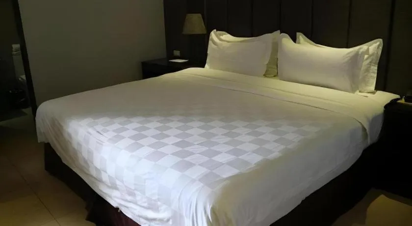 Bed in Avenue Suites