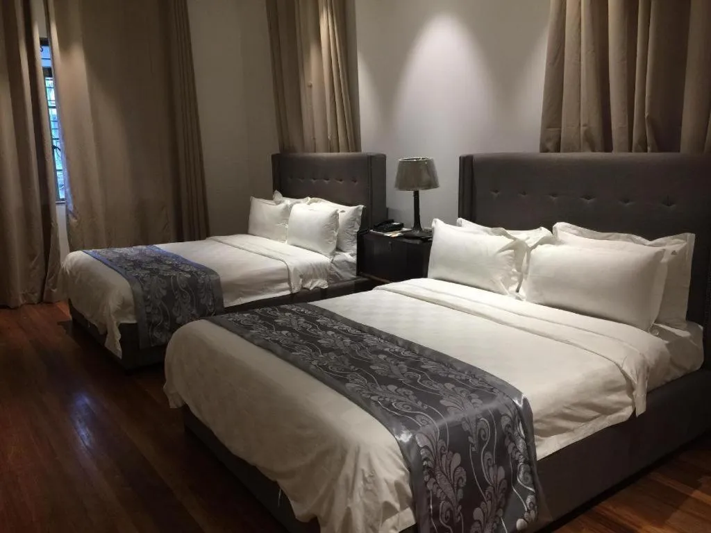 Bed in Avenue Suites