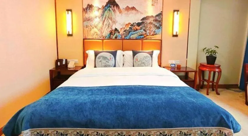 Bed in Huangshan Yupinglou Hotel