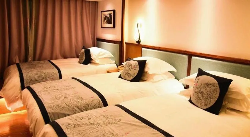 Bed in Huangshan Yupinglou Hotel