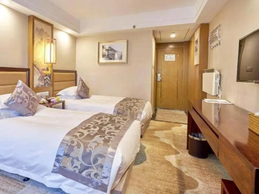 Bed in Huangshan Yupinglou Hotel