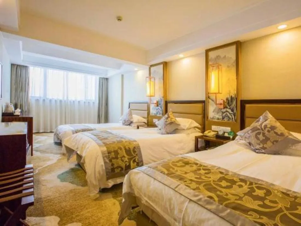 Bed in Huangshan Yupinglou Hotel
