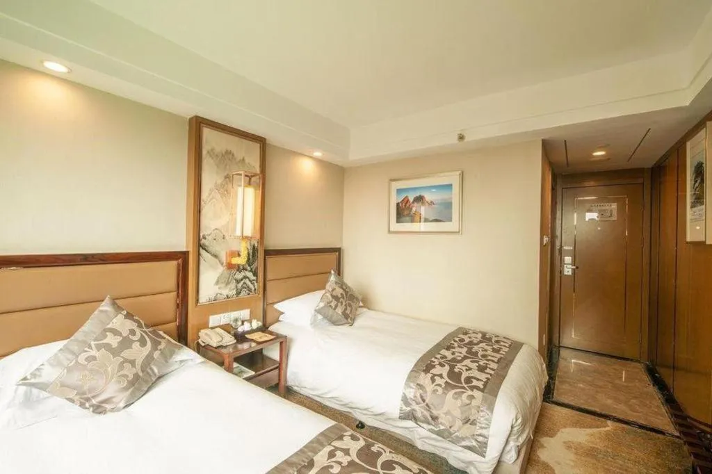 Bed in Huangshan Yupinglou Hotel