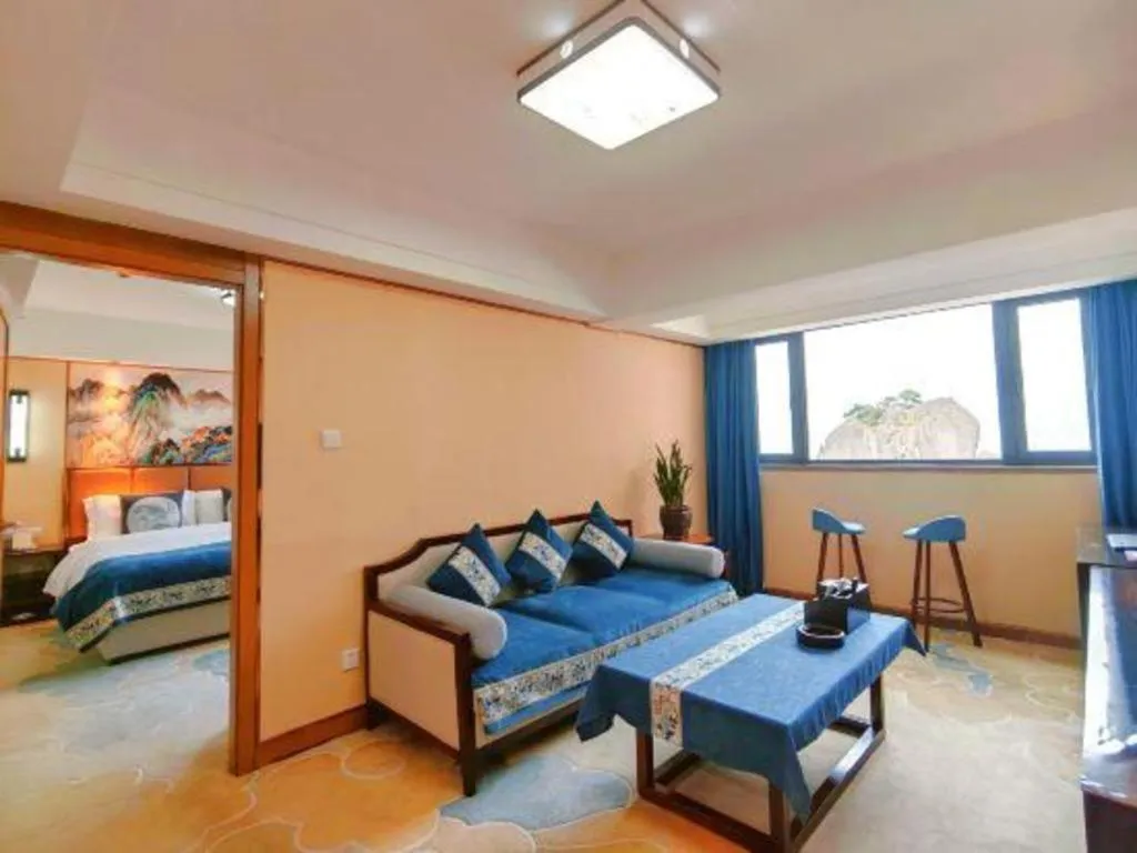 Bed in Huangshan Yupinglou Hotel